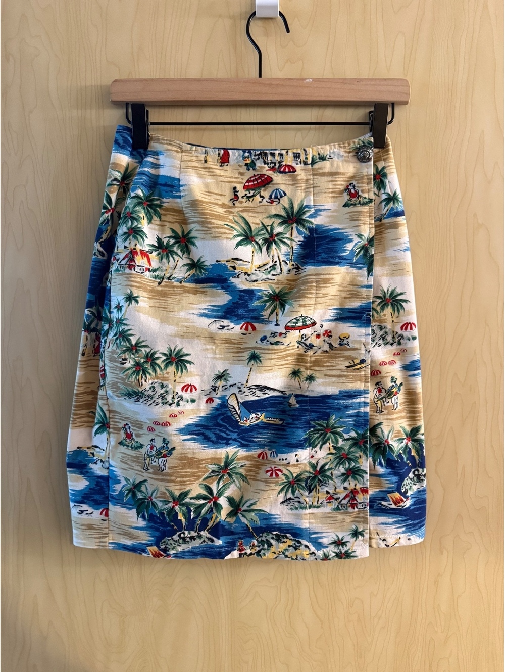 Brenda beach print wrap skirt size 0 knee length